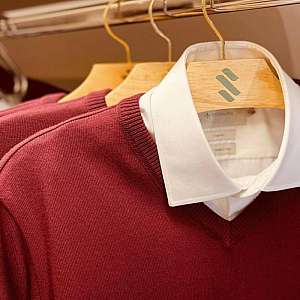 cabides de madeira para loja cabides de madeira para loja